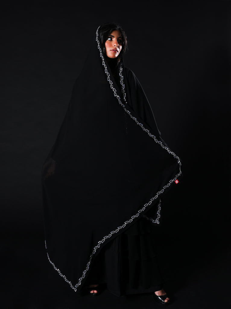 MN1-05  شيلة منيرة سودة بشغل ابيض